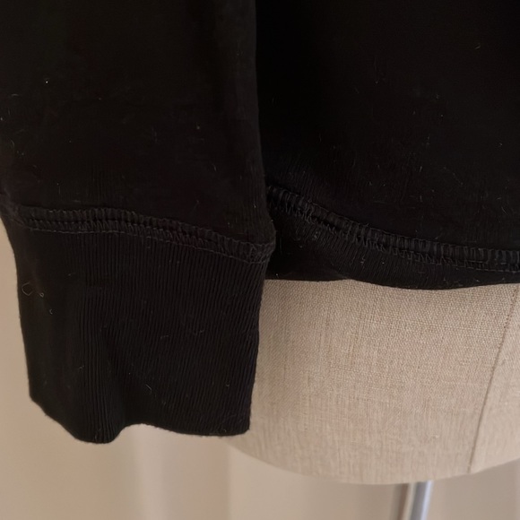 Like new Peloton sequin sweatshirt, size XS - Picture 4 of 8